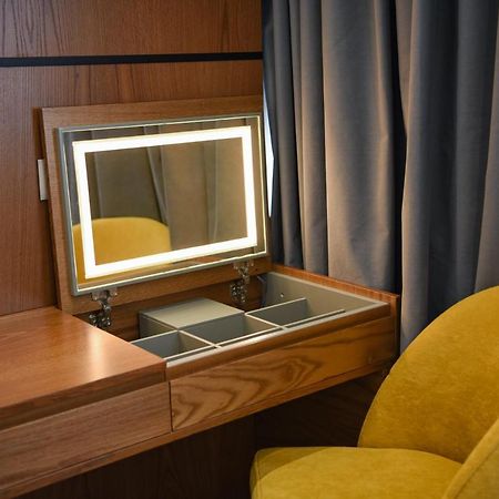 The Wilson Tirana Hotell Exteriör bild