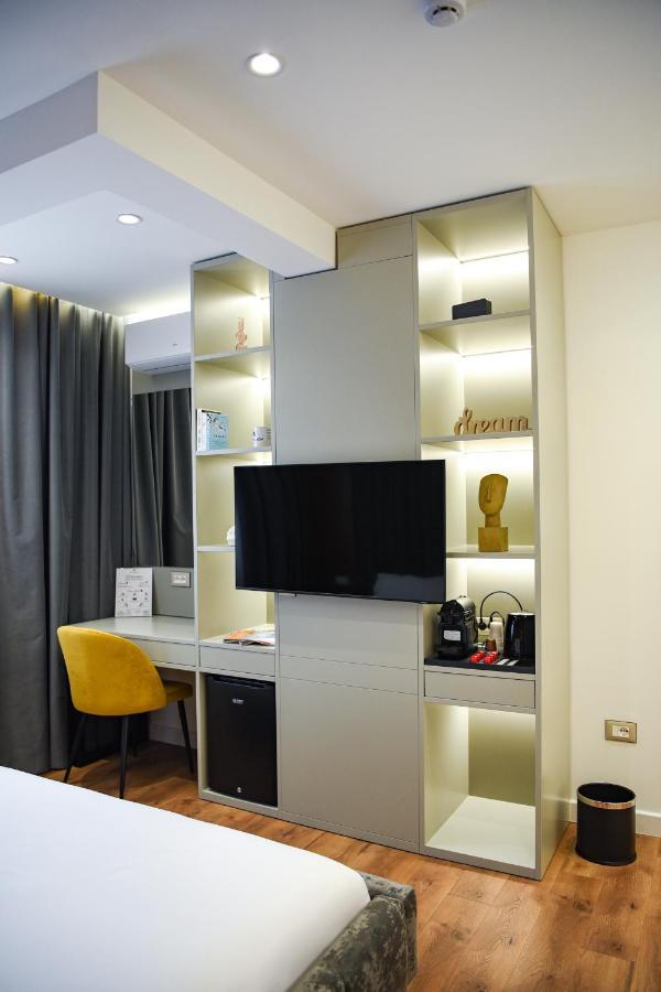 The Wilson Tirana Hotell Exteriör bild