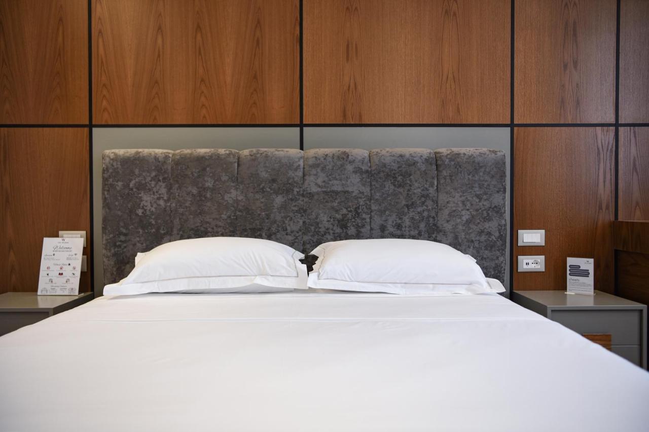 The Wilson Tirana Hotell Exteriör bild