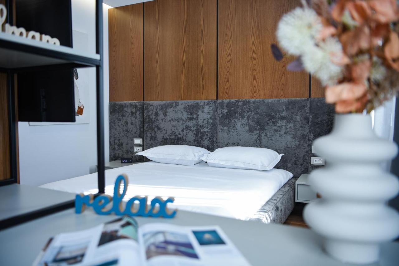 The Wilson Tirana Hotell Exteriör bild